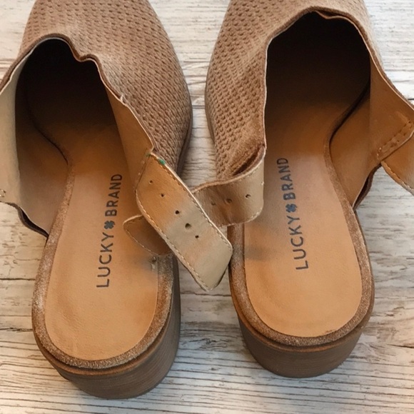 Lucky Brand Taupe Leather Slip On Block Heel Buckle Closer size 6.5 - Picture 5 of 6